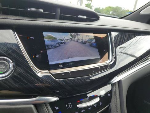 Certified 2025 Cadillac XT6 Premium Luxury FWD image 60