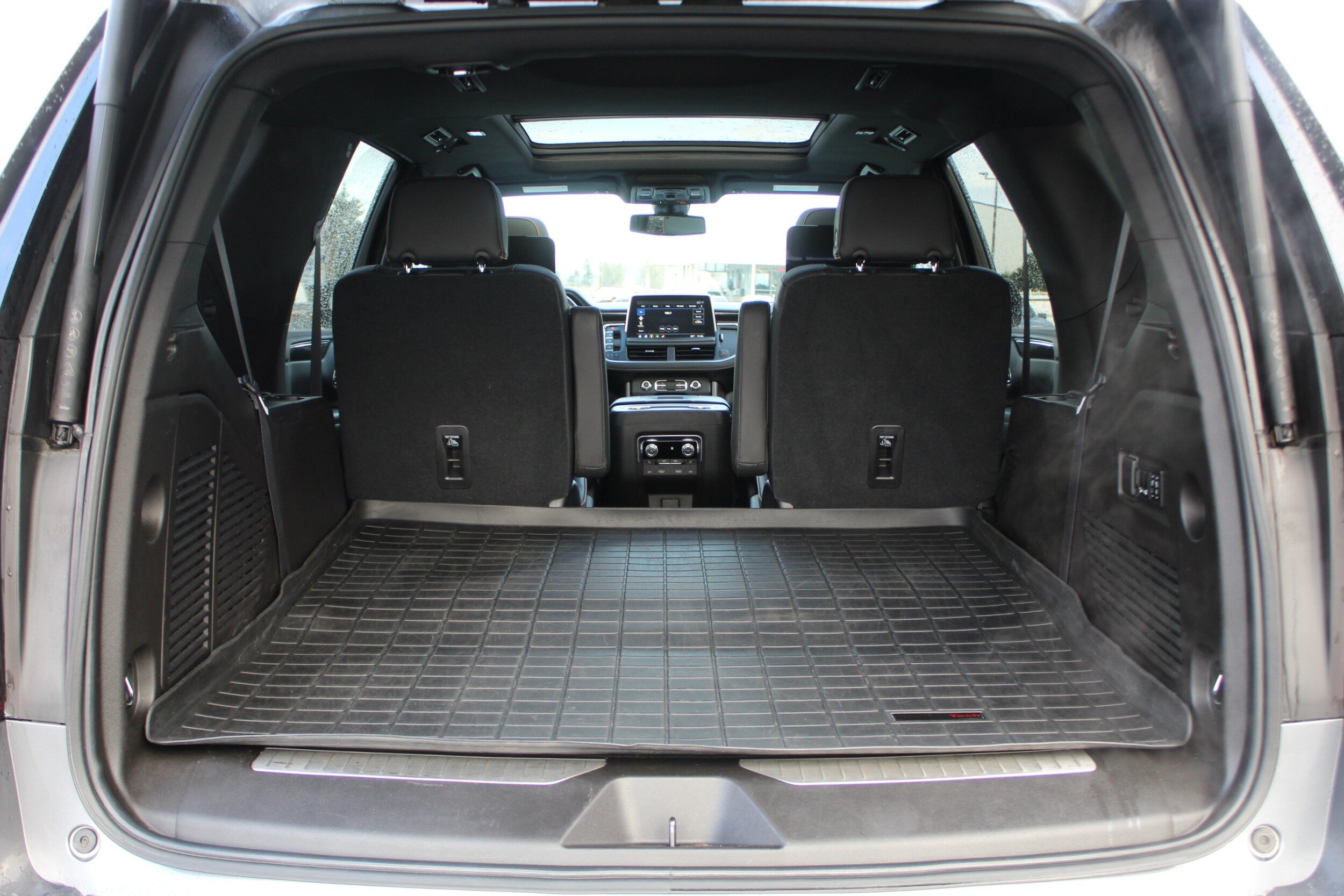 Used 2021 GMC Yukon AT4 w/ Rear Media and Nav Package AWD/4WD image 17