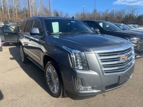 Used 2018 Cadillac Escalade Platinum image 2