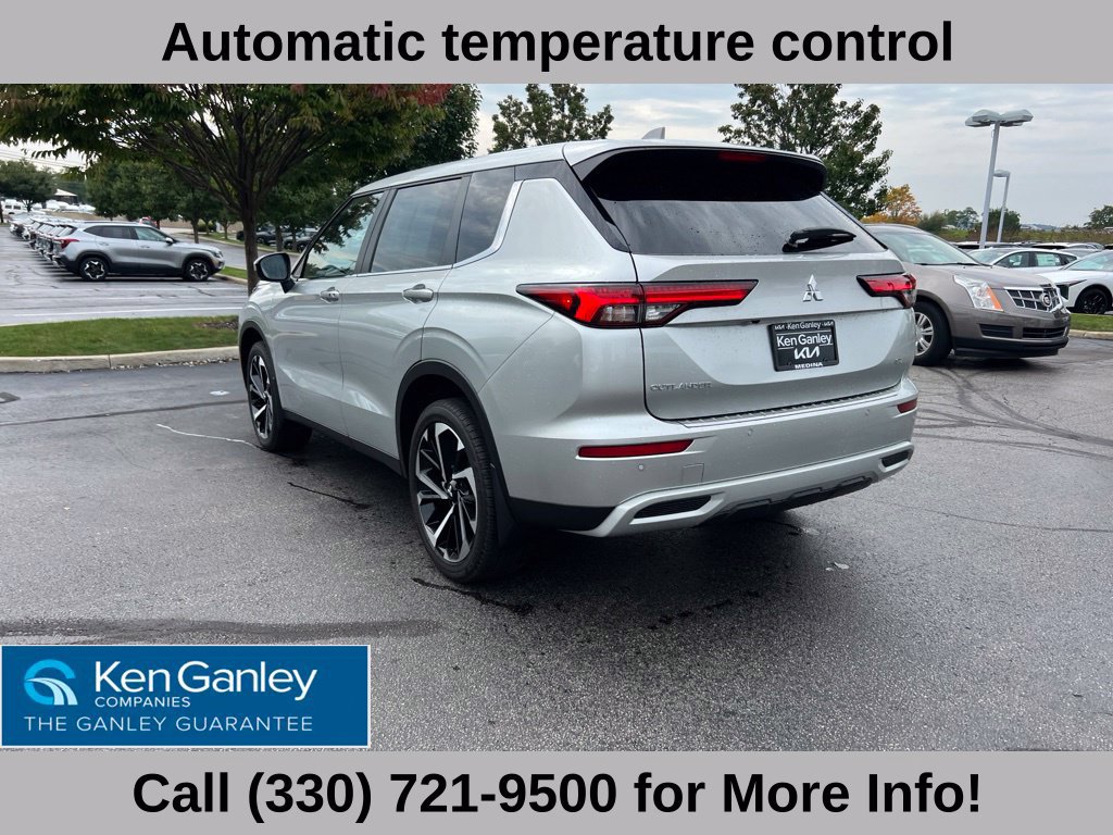 Used 2023 Mitsubishi Outlander SE AWD/4WD image 13