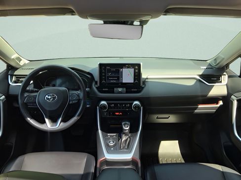 Certified 2020 Toyota RAV4 Limited AWD/4WD image 11