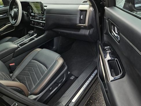 Certified 2024 Nissan Pathfinder Platinum image 6