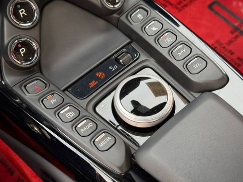 Used 2023 Aston Martin V8 Vantage Coupe image 34