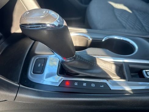 Used 2019 Chevrolet Equinox LT w/ Sun & Navigation Package image 27