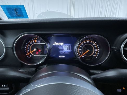 Used 2022 Jeep Gladiator Overland w/ Popular Equipment Package image 8