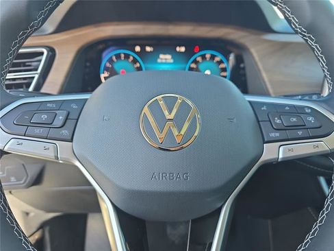 New 2026 Volkswagen Atlas SE FWD image 24