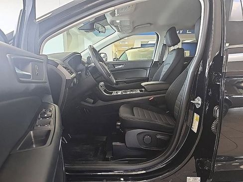 Used 2023 Ford Edge SE w/ Black Appearance Package image 12