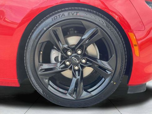 Used 2021 Chevrolet Camaro LT w/ Technology Package RWD image 51
