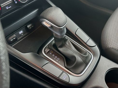 Used 2025 Kia Soul LX w/ LX Technology Package image 24