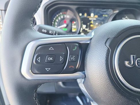 Used 2025 Jeep Wrangler Unlimited Sahara image 22