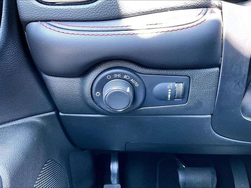 Used 2024 Dodge Durango GT AWD/4WD image 15