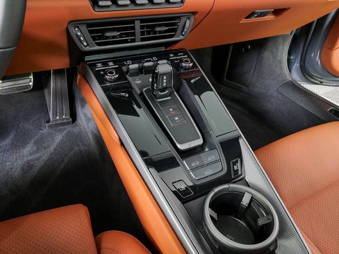 Certified 2025 Porsche 911 Carrera RWD image 18