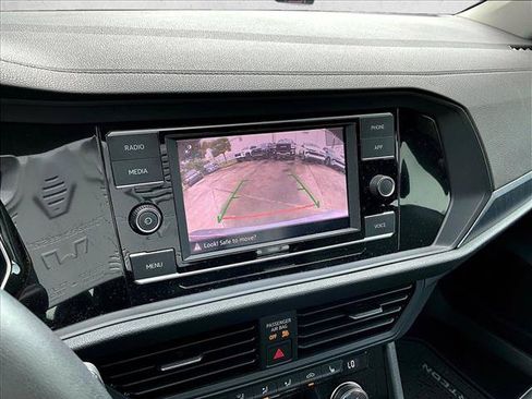 Used 2024 Volkswagen Jetta SE FWD image 23