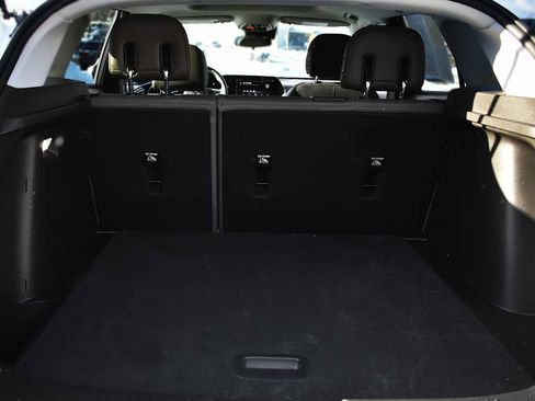 Used 2025 Chevrolet Trax ACTIV w/ Sunroof Package image 8