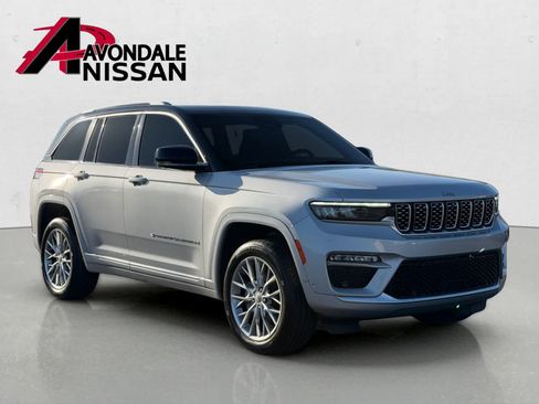 Used 2022 Jeep Grand Cherokee Summit w/ Luxury Tech Group V RWD image 8