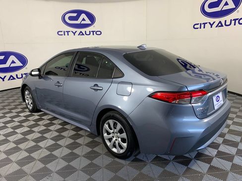 Used 2021 Toyota Corolla LE FWD image 5