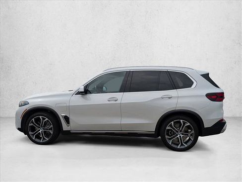 Used 2026 BMW X5 xDrive50e w/ Parking Assistance Package AWD/4WD image 9
