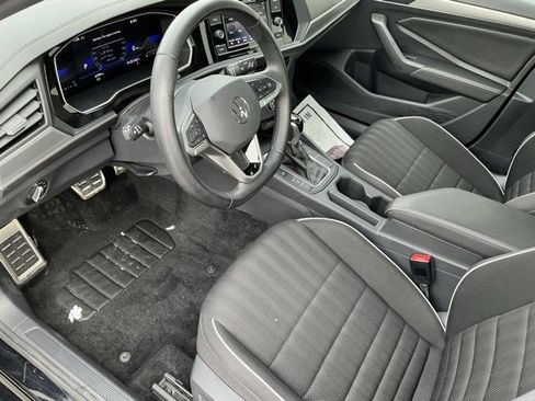 Used 2024 Volkswagen Jetta Sport image 12