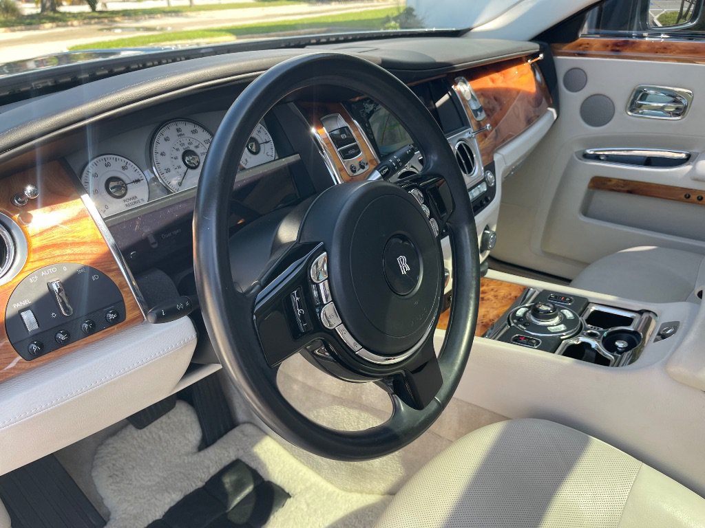 Used 2011 Rolls-Royce Ghost RWD image 8