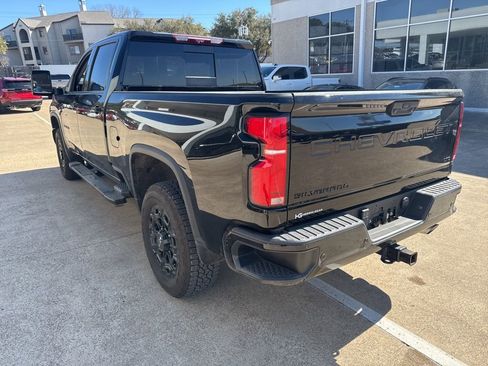Used 2024 Chevrolet Silverado 2500 LTZ w/ LTZ Plus Package image 5