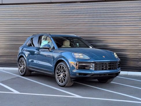 Certified 2026 Porsche Cayenne AWD/4WD image 9