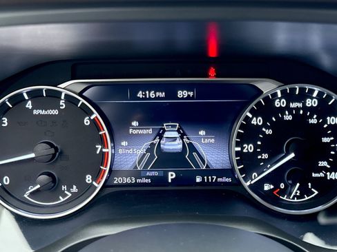 Used 2023 Nissan Rogue SV AWD/4WD image 13