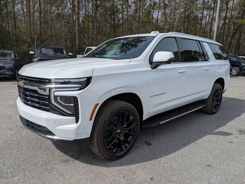 New 2026 Chevrolet Suburban LT w/ Comfort Package image 8