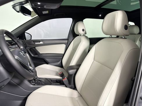 Used 2021 Volkswagen Tiguan SE R-Line FWD image 22