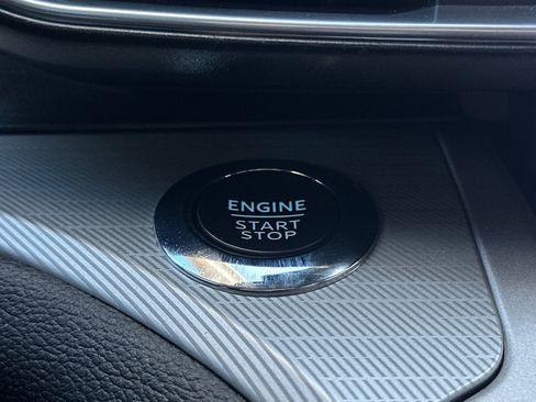 Certified 2022 Ford Explorer XLT w/ Equipment Group 202A image 23