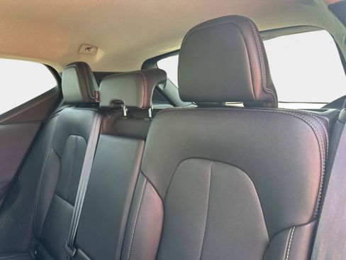 Used 2021 Volvo XC40 T5 Momentum image 14