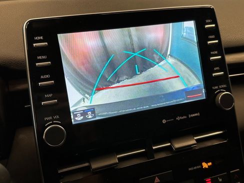 Used 2020 Toyota Avalon XLE w/ Moonroof Package image 13