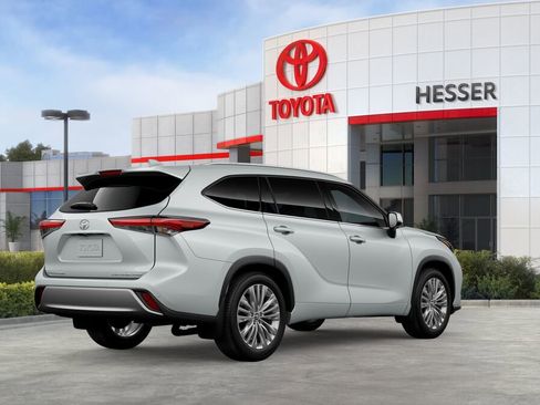 Used 2026 Toyota Highlander Platinum image 10