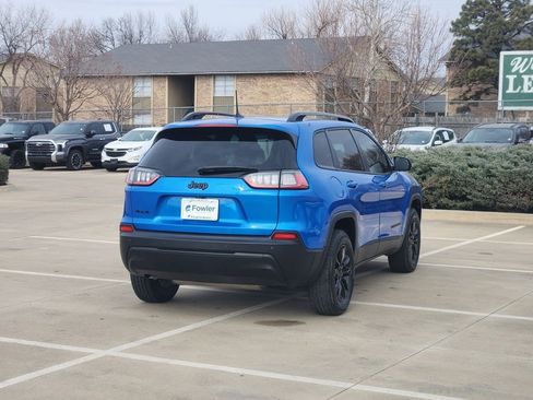 Used 2023 Jeep Cherokee Altitude Lux image 7