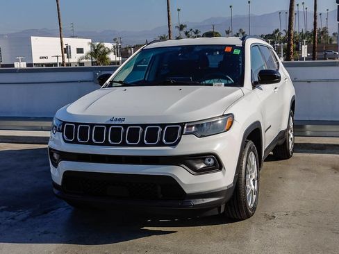Used 2022 Jeep Compass Latitude AWD/4WD image 4