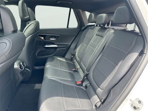 Certified 2025 Mercedes-Benz GLC 300 4MATIC image 21