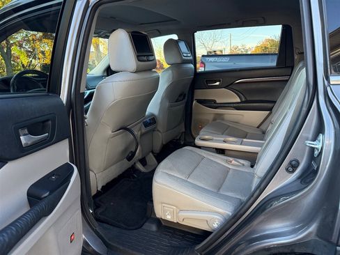 Used 2014 Toyota Highlander Limited image 13