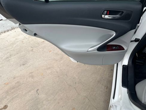 Used 2007 Lexus IS 250 w/ Premium Pkg RWD image 12