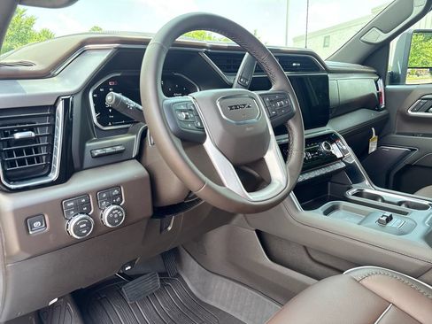 New 2026 GMC Sierra 2500 Denali w/ Technology Package AWD/4WD image 12