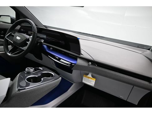 New 2026 Cadillac Optiq Luxury 2 w/ LPO, Floor Liner Package AWD/4WD image 20