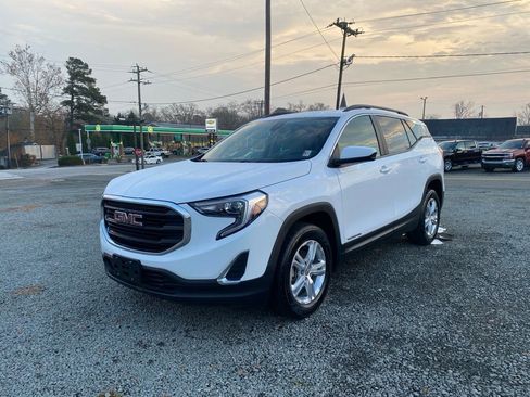 Used 2021 GMC Terrain SLE w/ Driver Convenience Package image 7