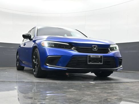 Used 2023 Honda Civic Sport image 29
