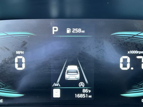 Certified 2025 Kia Soul LX w/ LX Technology Package FWD image 30