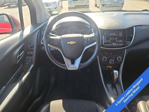 Certified 2022 Chevrolet Trax LT w/ LT Convenience Package image 14