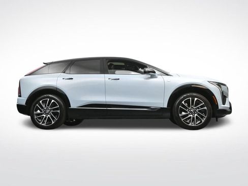 Used 2026 Cadillac Optiq Sport 1 AWD/4WD image 29