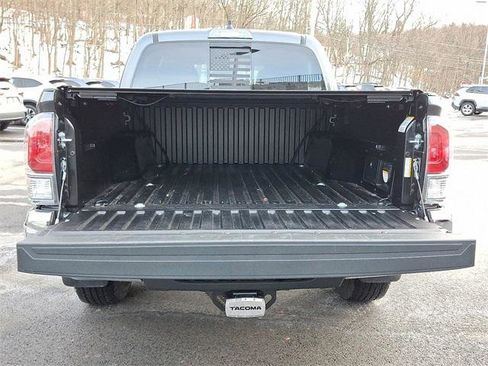 Certified 2022 Toyota Tacoma TRD Off-Road image 28