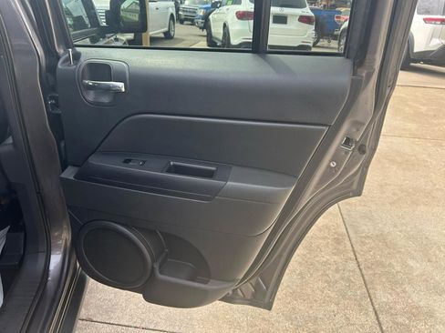 Used 2014 Jeep Patriot High Altitude FWD image 15