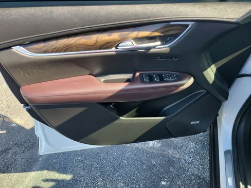 Used 2022 Cadillac XT6 Premium Luxury FWD image 23