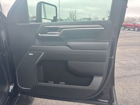 Used 2024 Chevrolet Silverado 2500 LTZ w/ LTZ Convenience Package image 20