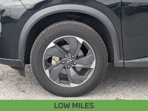Used 2024 Nissan Rogue SV AWD/4WD image 12