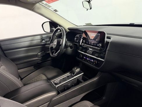 Used 2024 Nissan Pathfinder SV AWD/4WD image 28